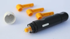 Ilustracija uređaja za mjerenje šećera u krvi i inzulina 