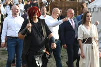 U povorci je bio i ministar Gordan Grlić Radman u društvu domaćina Mišela Jakšića, Foto: Damir Spehar/Pixsell