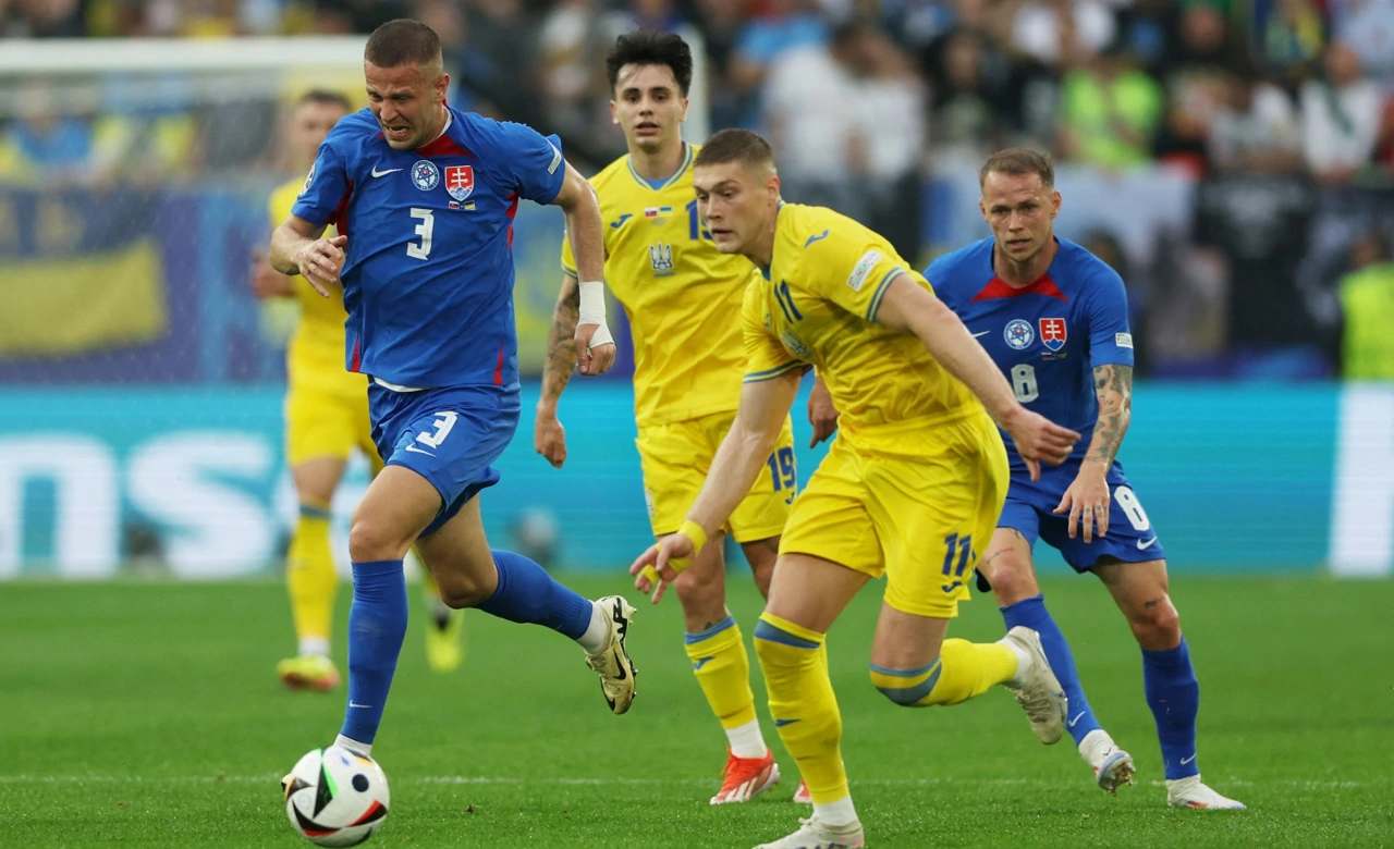 Denis Vavro, Artem Dovbijk, Foto: Thilo Schmuelgen/REUTERS