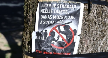 Plakat protiv nasilja u Retkovcu