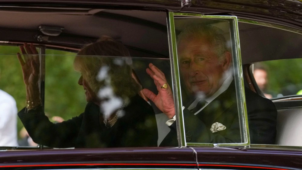 Britanski kralj Charles i britanska kraljica Camilla napuštaju Clarence House, Foto: Maja Smiejkowska/REUTERS