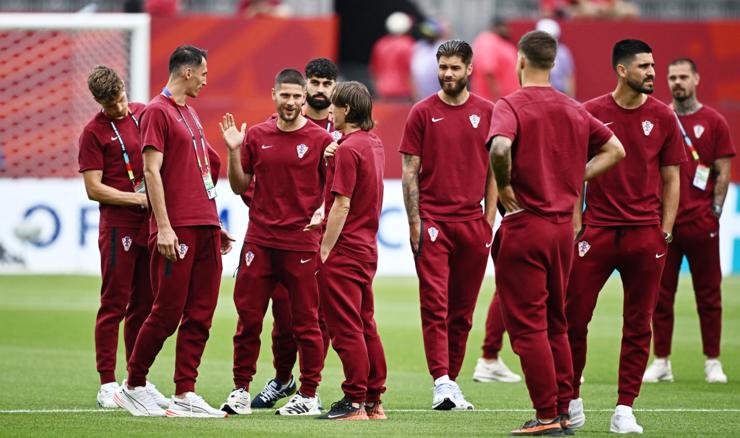 Odbrojavanje do utakmice: Vatreni na terenu, evo i sastava