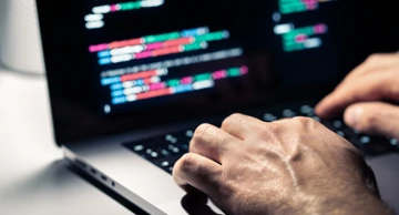 Uhićen osumnjičenik za informatičke napade na aerodrome diljem Europe