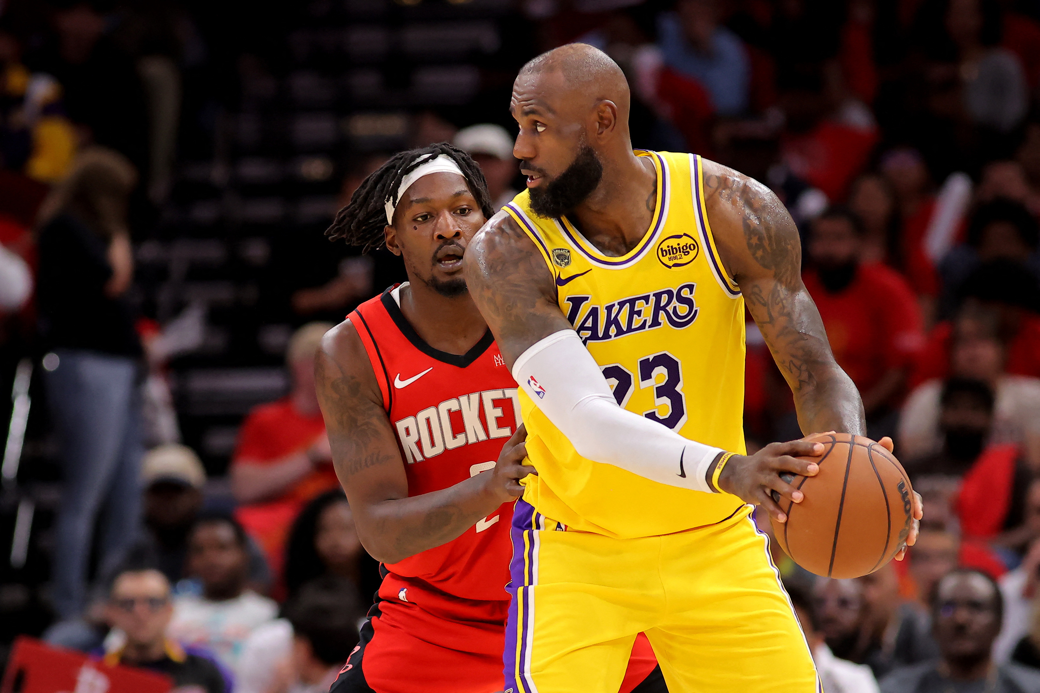 2026 05 02t025412z 1261292993 mt1usatoday28859005 rtrmadp 3 nba playoffs los angeles lakers at houston rockets 20260502074301