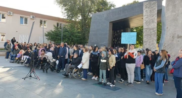 Prosvjed u Kninu zbog otkaza pomoćnicima u nastavi