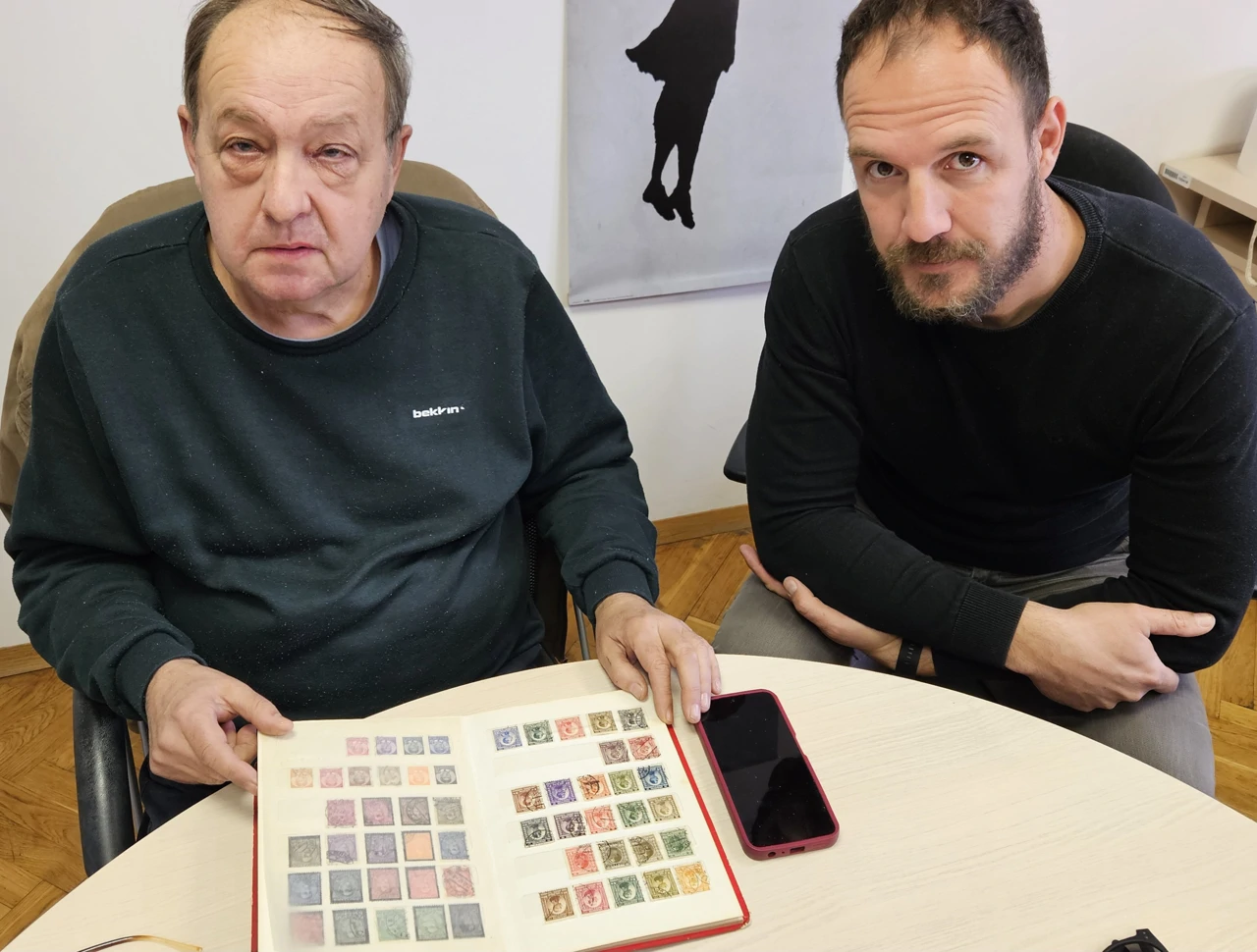 Filatelisti Petar Čičin Šain i Andrija Nakić - predsjednik i jedan od najmlađih članova Društva filatelista i numizmatičara Šibenik, Foto: H. Gunjača/HRT