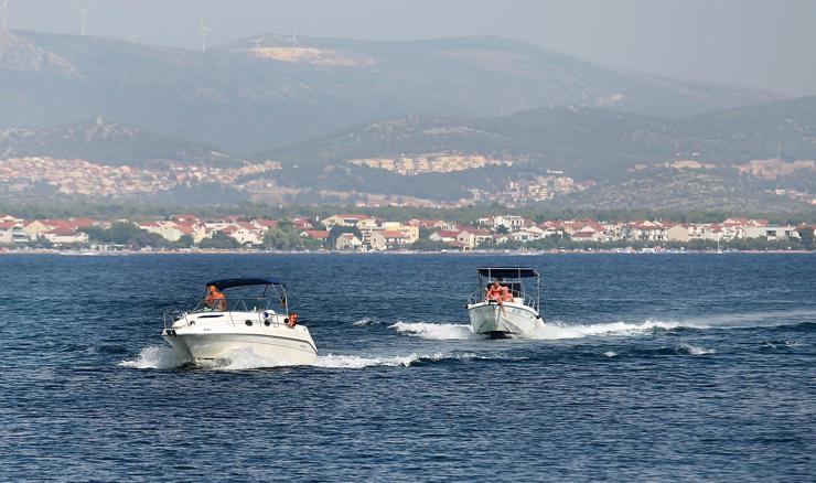 Strani nautičari kažnjeni zbog nedozvoljenog glisiranja