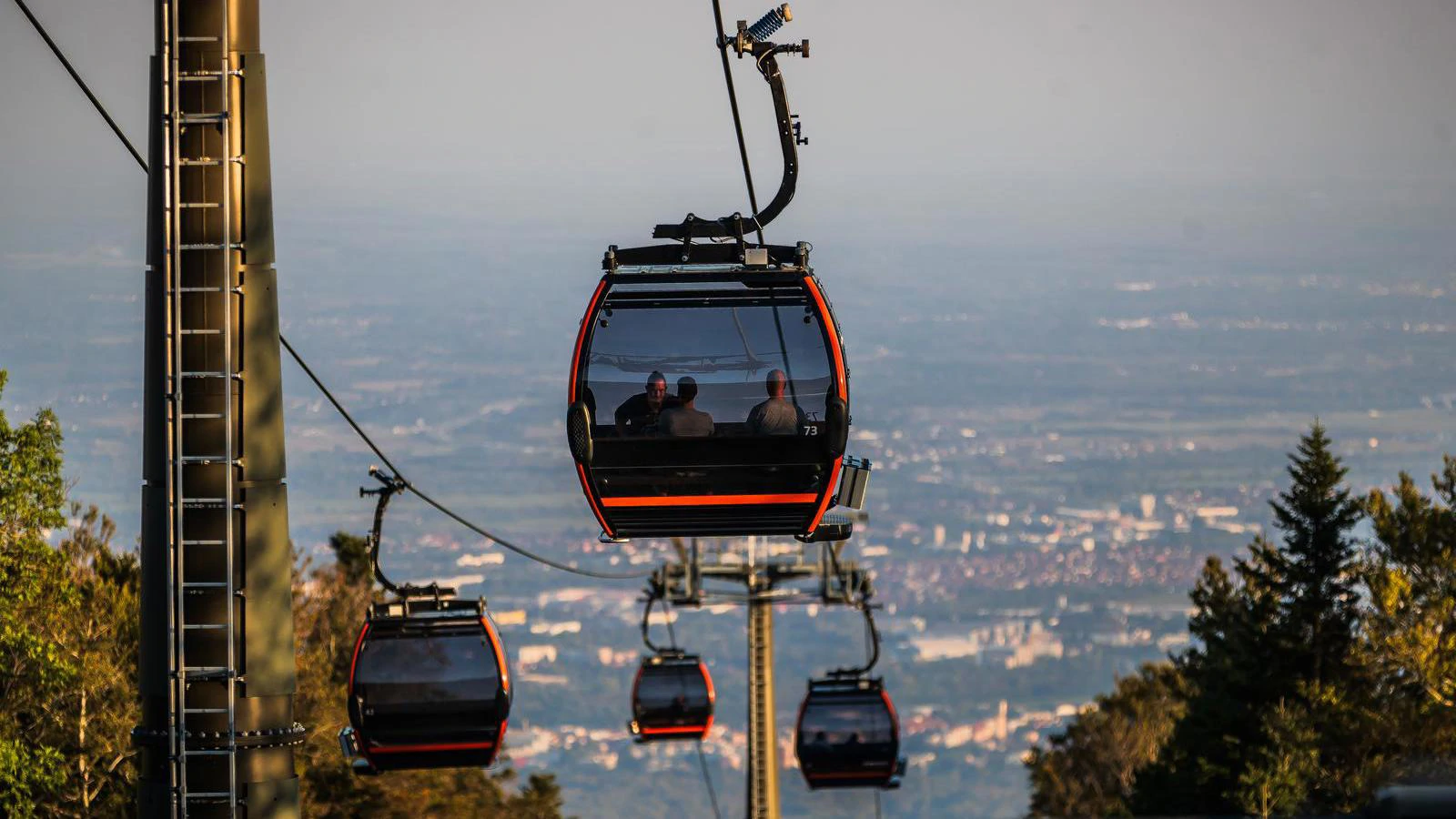 Zagreb: Putnici u gondolama žičare ostali zarobljeni 45 minuta