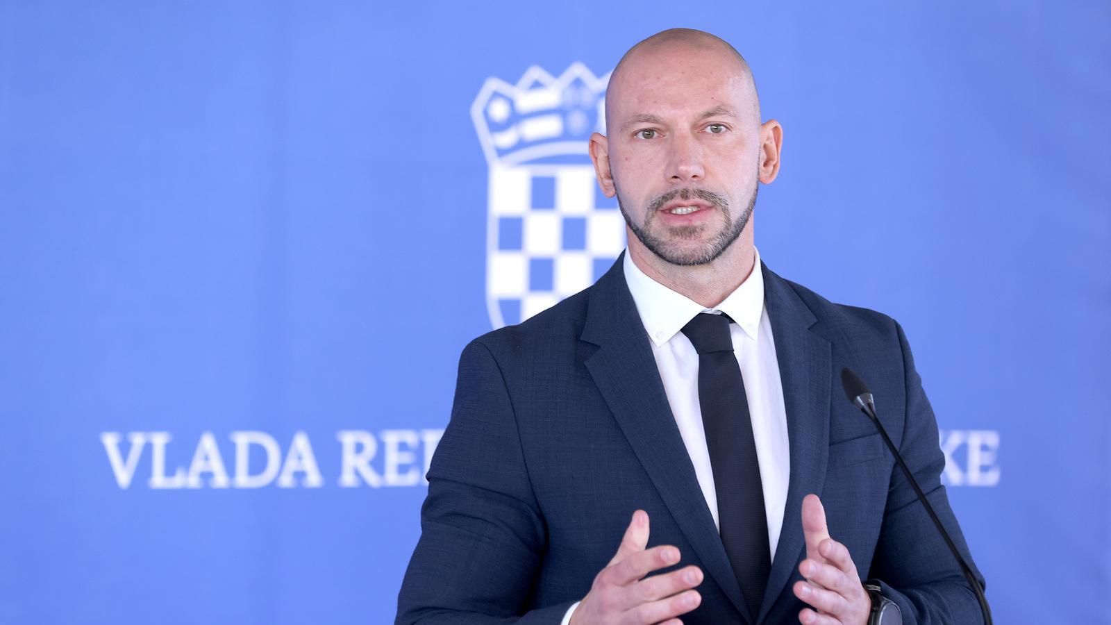 pxl 080126 144394197 20260108121942