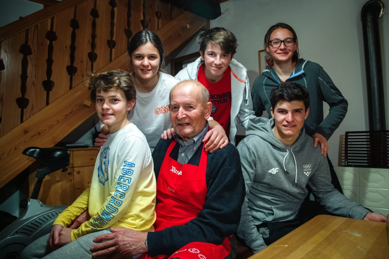 Djed Mladen s unucima u Innerkremsu 2020.