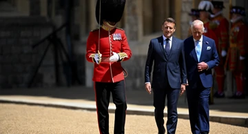 Charles III. i Macron
