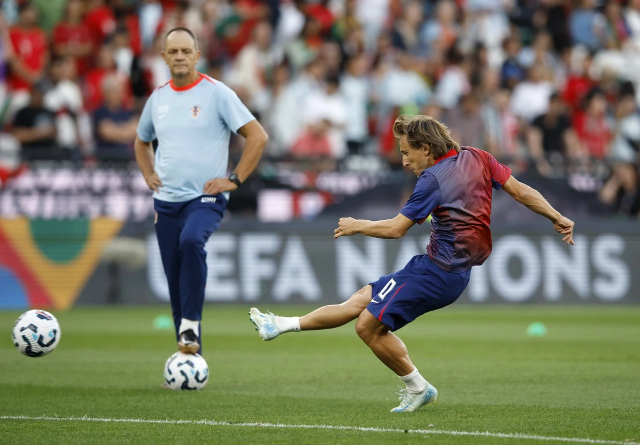 Luka Modrić na zagrijavanju uoči utakmice s Portugalom, Foto: Joao Rico/PIXSELL