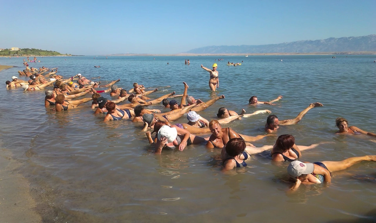Klinika na otvorenom – terapija u moru, Foto: Terapija pod budnim okom fizioterapeuta Opće bolnice Zadar (Foto: Majda Ivković)/-