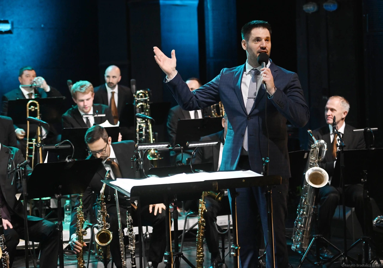 Miron Hauser, Jazz orkestar HRT-a