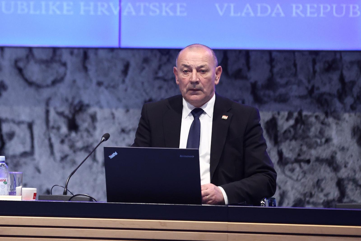 pxl 120326 148229553 20260416095100