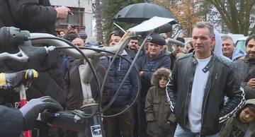 Posjetitelji na dražbi