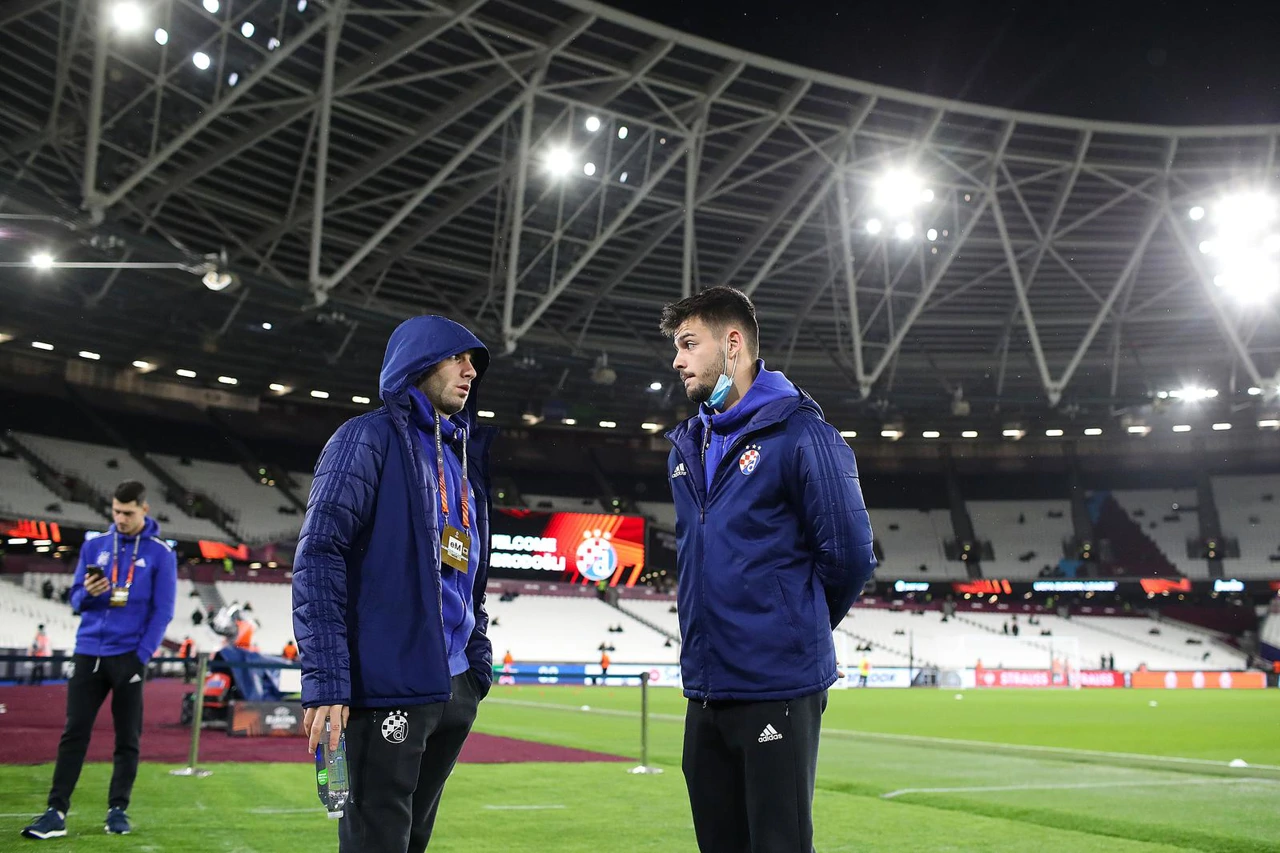 Zagrijavanje prije početka utakmice West Ham - GNK Dinamo