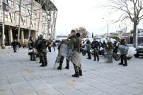 Jake snage ispred stadiona u Solunu, Foto: Marko Lukunic/PIXSELL