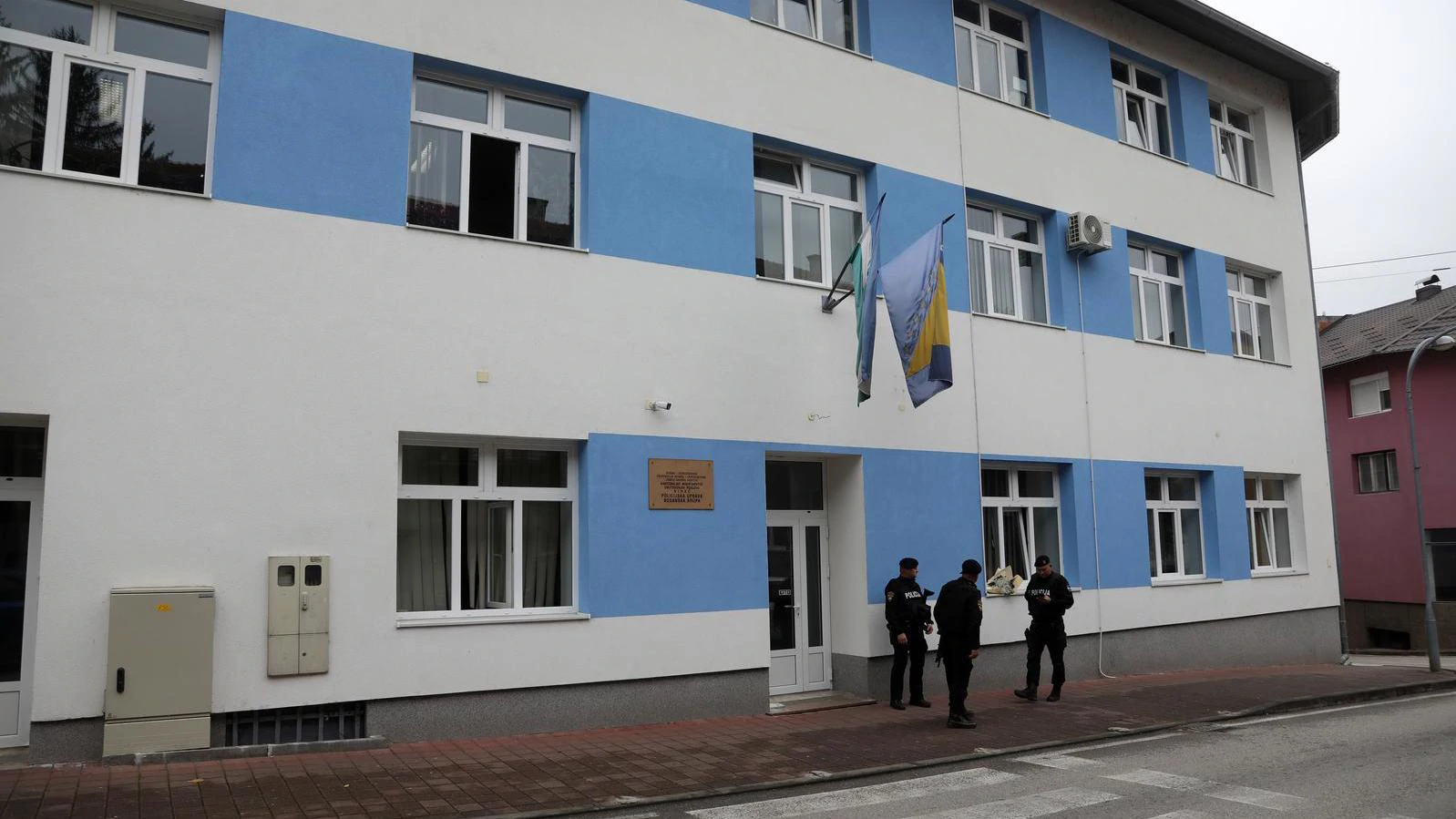 Policija pojačala sigurnost nakon napada u Bosanskoj Krupi