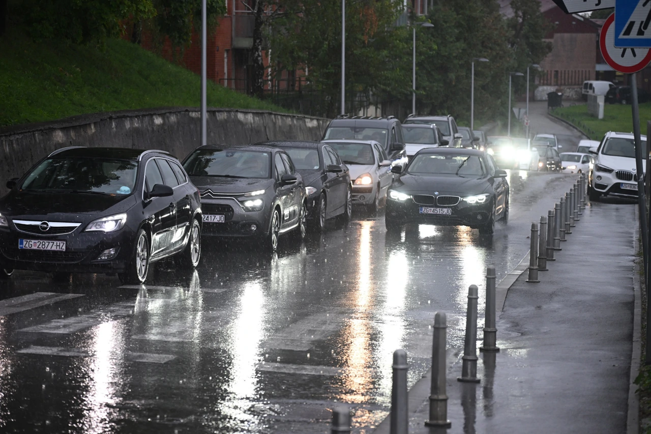 Kišno jutro u Zagrebu, Foto: CROPIX/ Goran Mehkek 