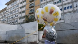 Papa Franjo 13. dan u bolnici Gemelli