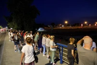 Fanovi slušaju generalnu probu uoči koncerta, Foto: Matija Habljak/Pixsell
