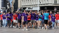 Zagrebački maturanti na Trgu bana Jelačića , Foto: Sanjin Strukic/Pixsell
