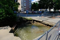 Pukla vodovodna cijev u Utrinama, Foto: Slaven Branislav Babic /PIXSELL