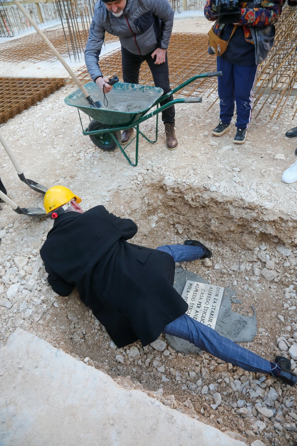 Župan Miletić pao u rupu 