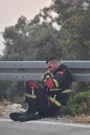 Iscrpljeni vatrogasac na Braču, Foto: Josko Ponos /CROPIX