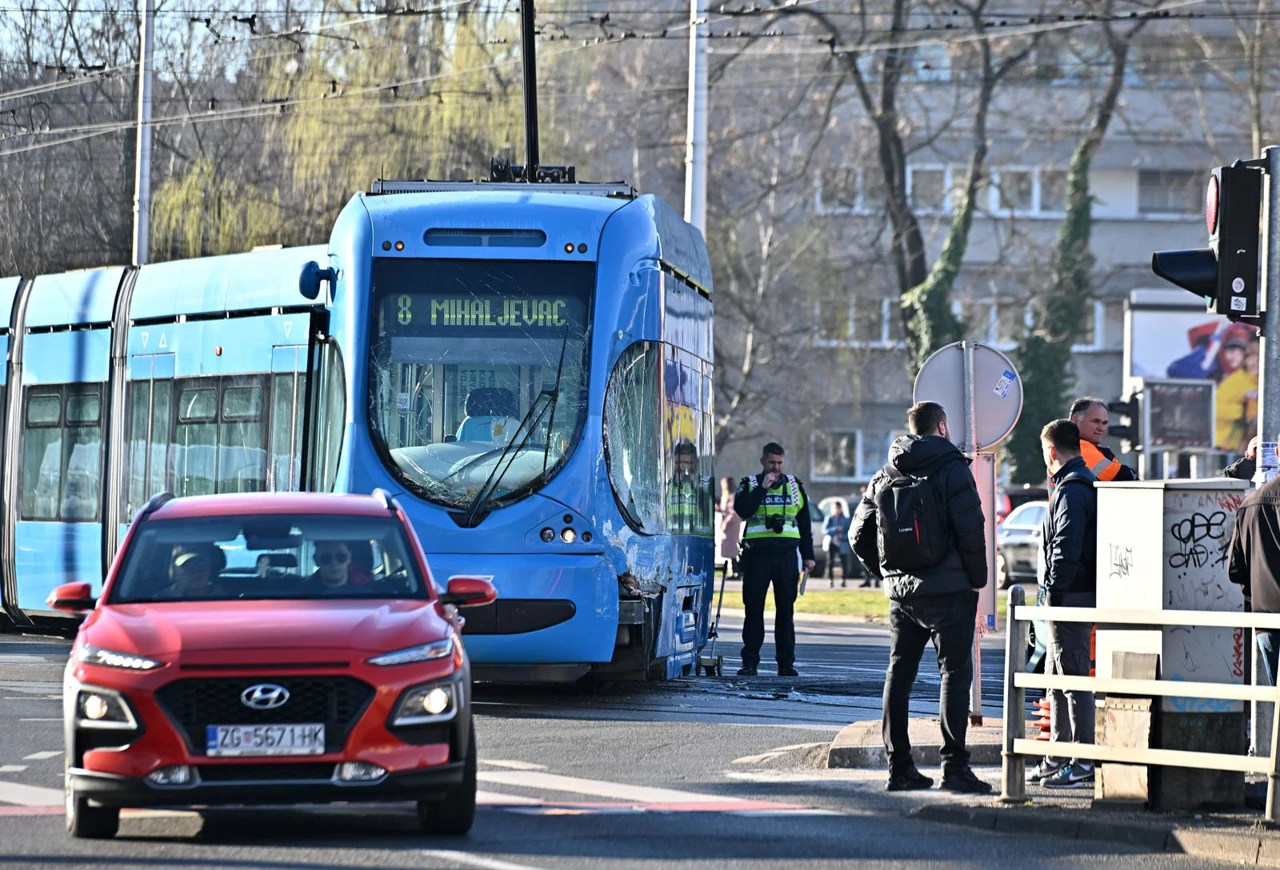 Sudar na križanju Vukovarske i Držićeve, Foto: Neva Zganec/PIXSELL