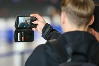 Toni Fruk s navijačima, Foto: Josip Bandic/CROPIX