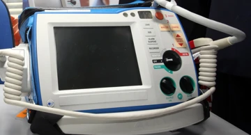 Defibrilator