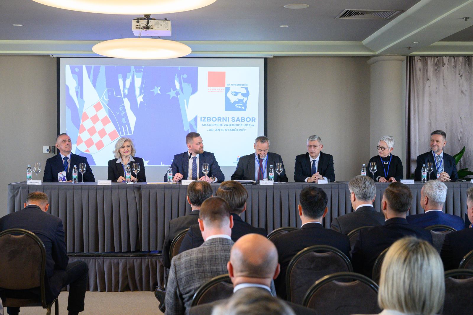 Dinko Čutura Präsident der Akademischen Gemeinschaft des HDZ Dr. Ante Starčević 9 pxl 090426 149781040 20260409185237