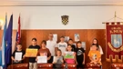 Nagrađeni učenici i članovi Dječjeg GV