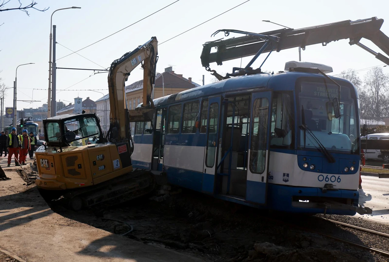 Bager udario u tramvaj, Foto: Davor Javorović/Pixsell