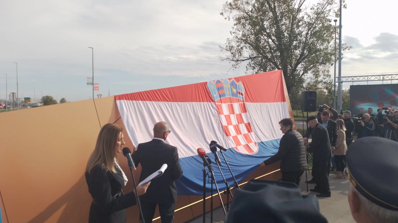 Otkriveno spomen-obilježje koje podsjeća na obaranje prvog zrakoplova u Domovinskom ratu, Foto: Marija Vukasović Petrinović/Radio Osijek