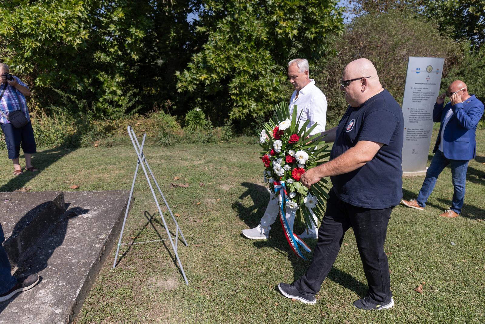 Der 34. Jahrestag des großen Exodus aus Baranja wurde auf Biljska Cesta begangen 3 pxl 230823 102481656 1 20250823114551