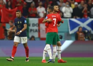 Saiss napušta teren zbog ozljede, Foto: REUTERS/Lee Smith