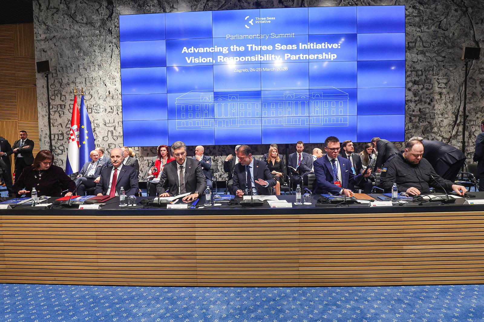 pxl 250326 149024083 20260425054801