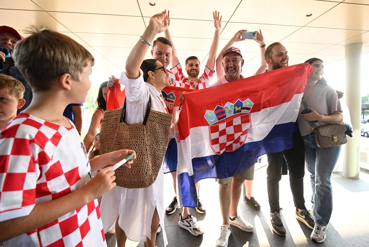 Hrvatski navijači u Rotterdamu, Foto: Marko Lukunic/PIXSELL