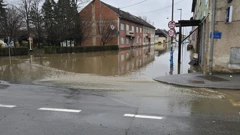 Zbog kiše poplavljene ulice u Glini