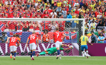 Orjan Nyland brani penal Brunu Guimaraesu, Foto: Caean Couto/REUTERS
