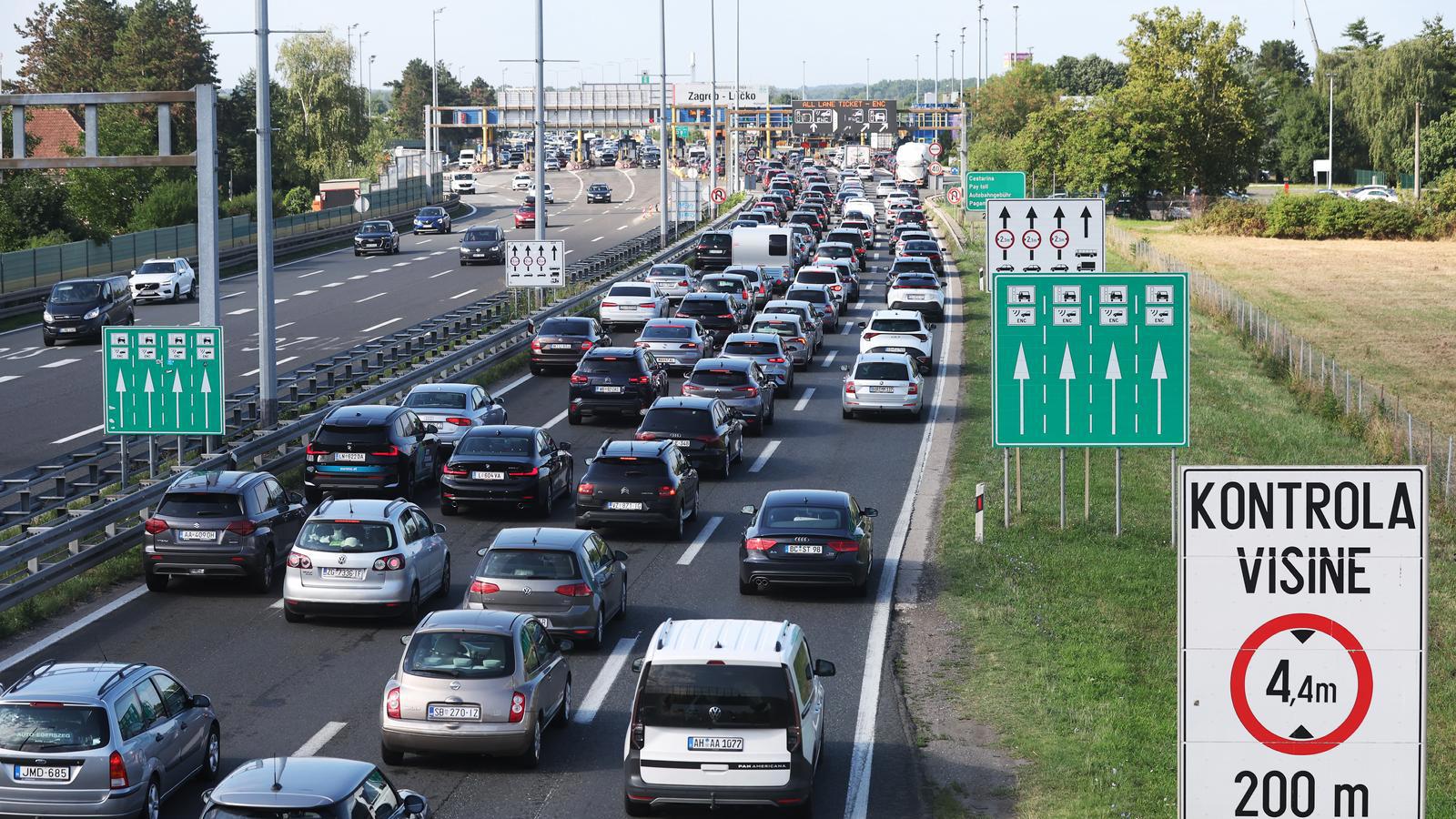 Das lange Wochenende hat begonnen, die Massen ziehen in Richtung Meer und Inland 8 pxl 020825 136255803 20250814055905