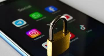 EU ide prema uvođenju digitalne punoljetnosti