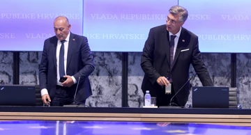 Deputy PM and Veterans’ Affairs Minister Tomo Medved and Prime Minister Andrej Plenković