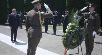 Bulgarian President Radev lays wreaths in Vukovar 