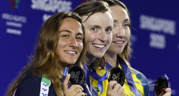  Katie Ledecky, Simona Quadarella i Lani Pallister 