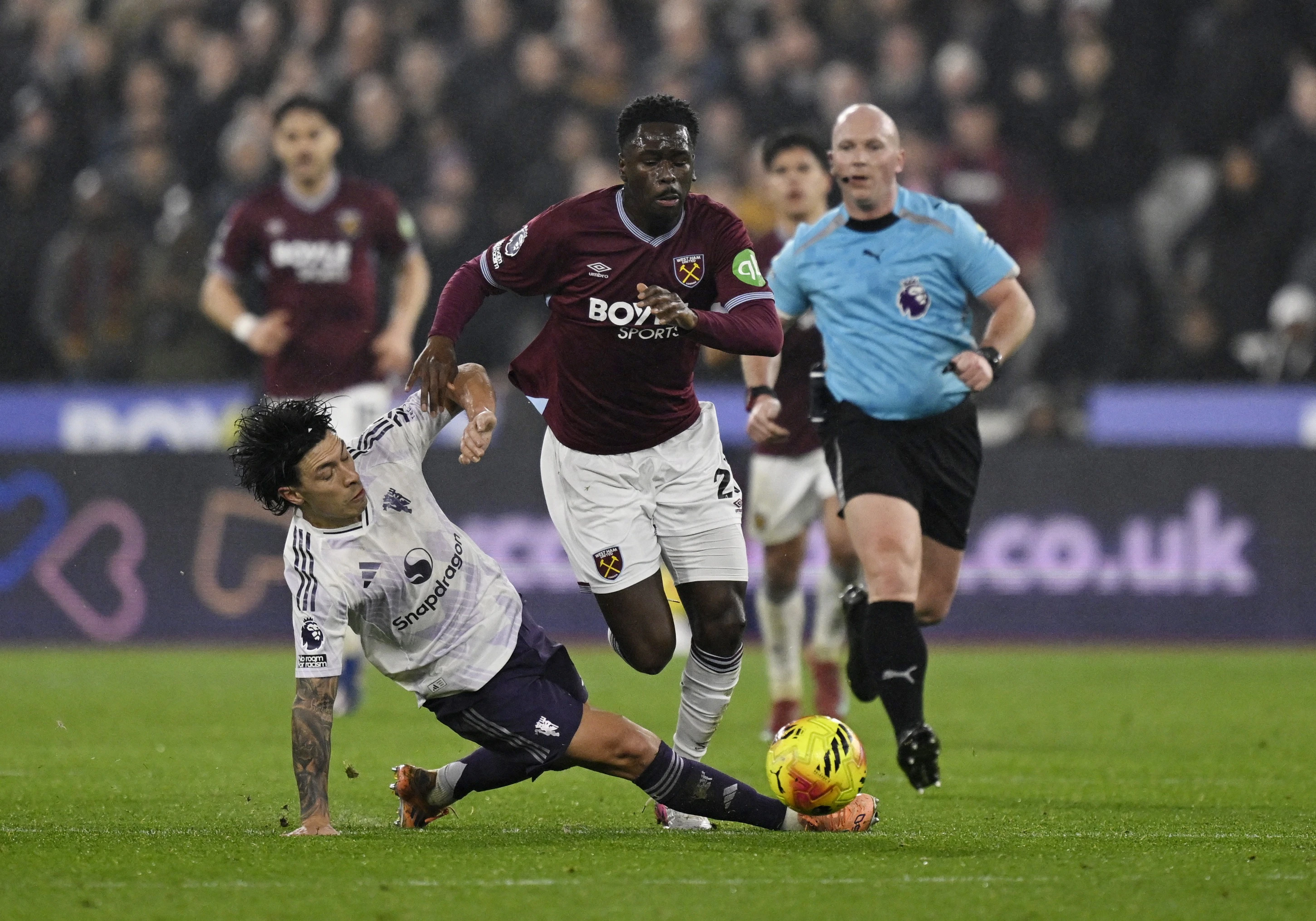 Šeško spasio ManU poraza, Bluesi ispustili dva gola