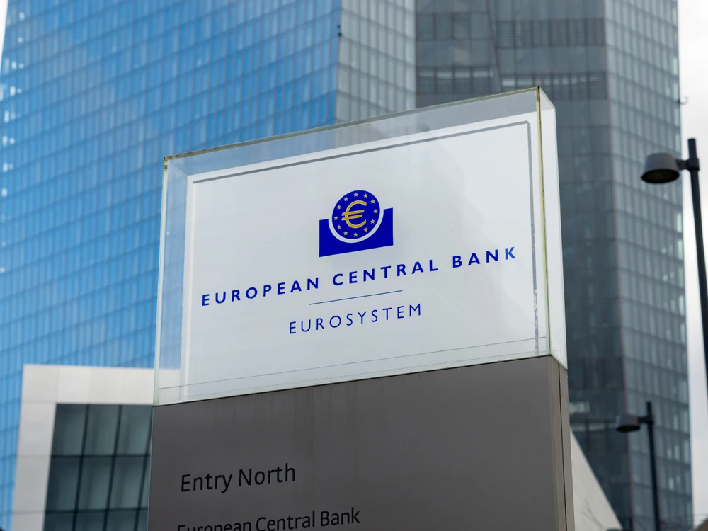 ECB očekuje usporavanje gospodarstva i rast inflacije